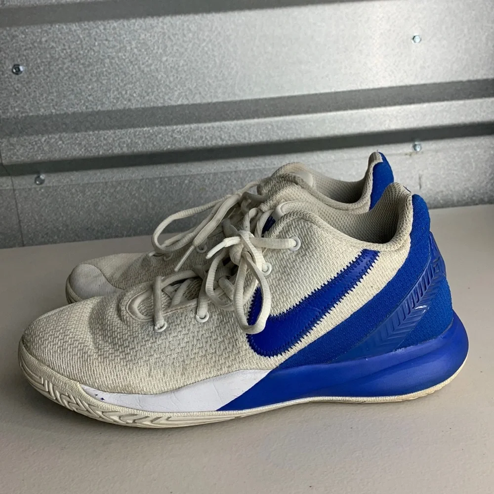 Nike Shoes Kids White Blue Basketball Kyrie Flytrap II Athletic Sneakers Youth 6